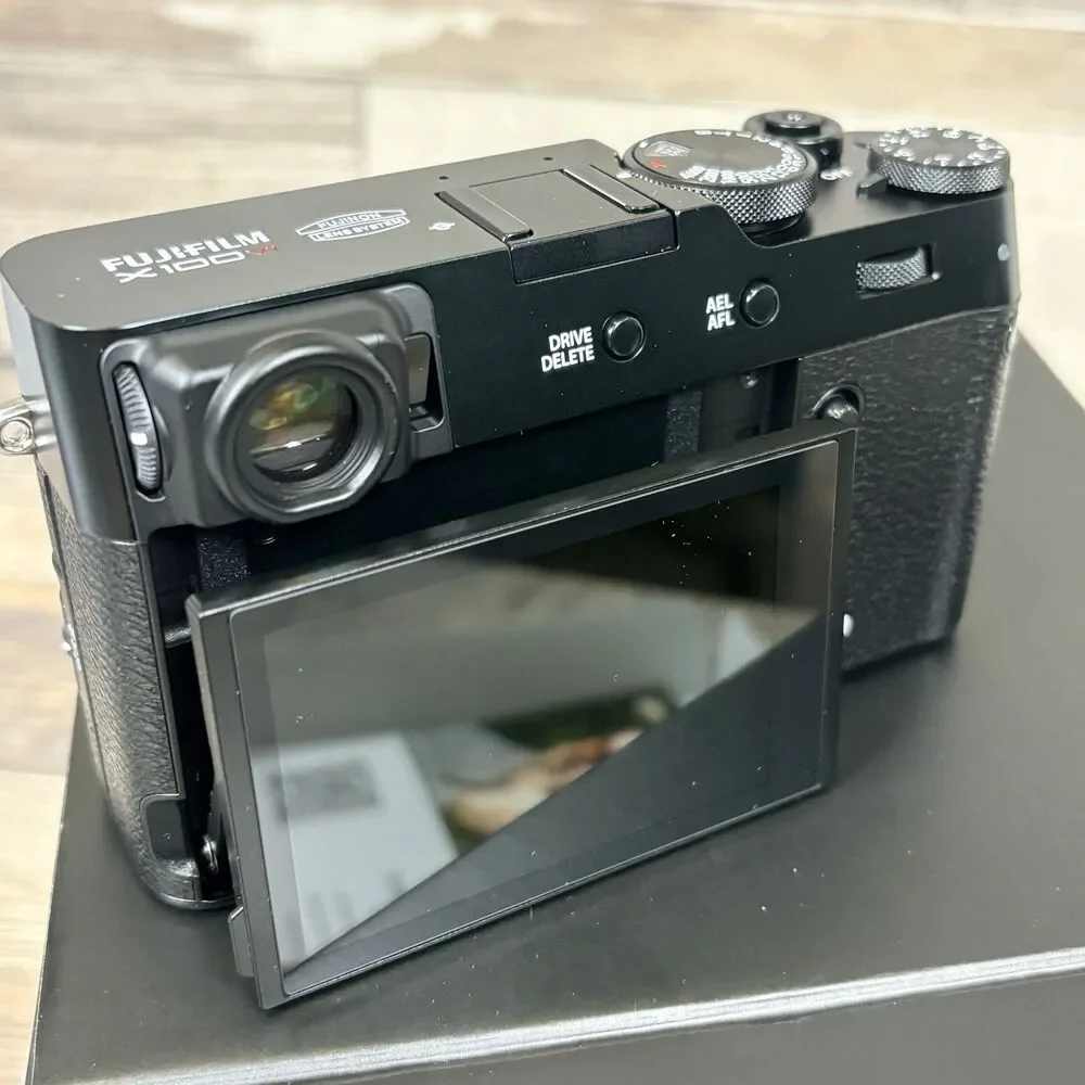 FUJIFILM X100VI 40.2MP Digital Camera - Black *BRAND NEW*